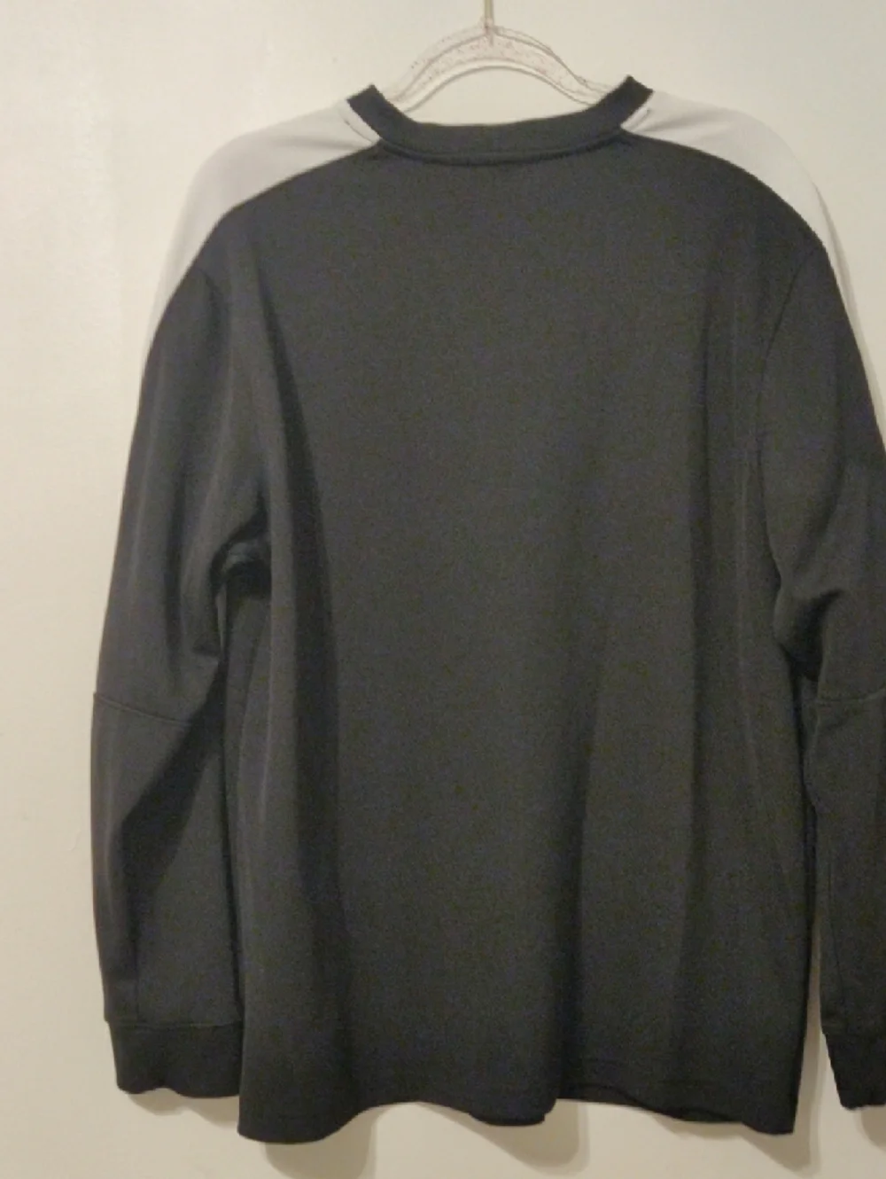 Nike Black Crew Sweatshirt with White Sleeve Panels